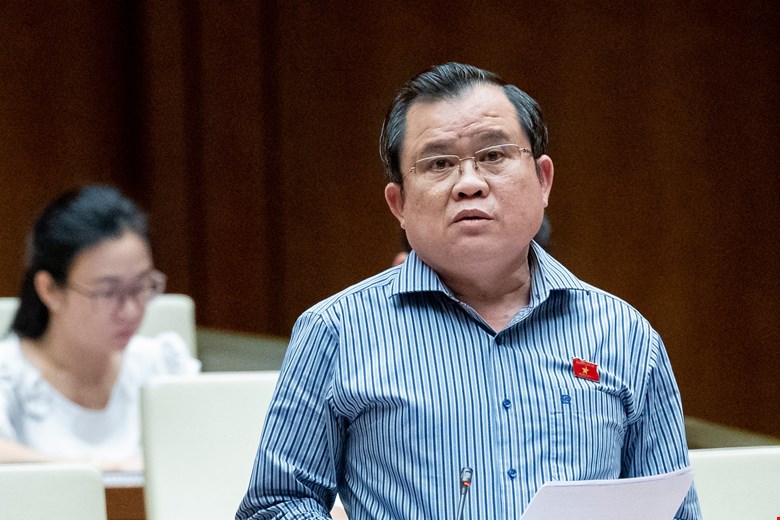 Đại biểu Nguyễn T&acirc;m H&ugrave;ng, đo&agrave;n B&agrave; Rịa- Vũng T&agrave;u