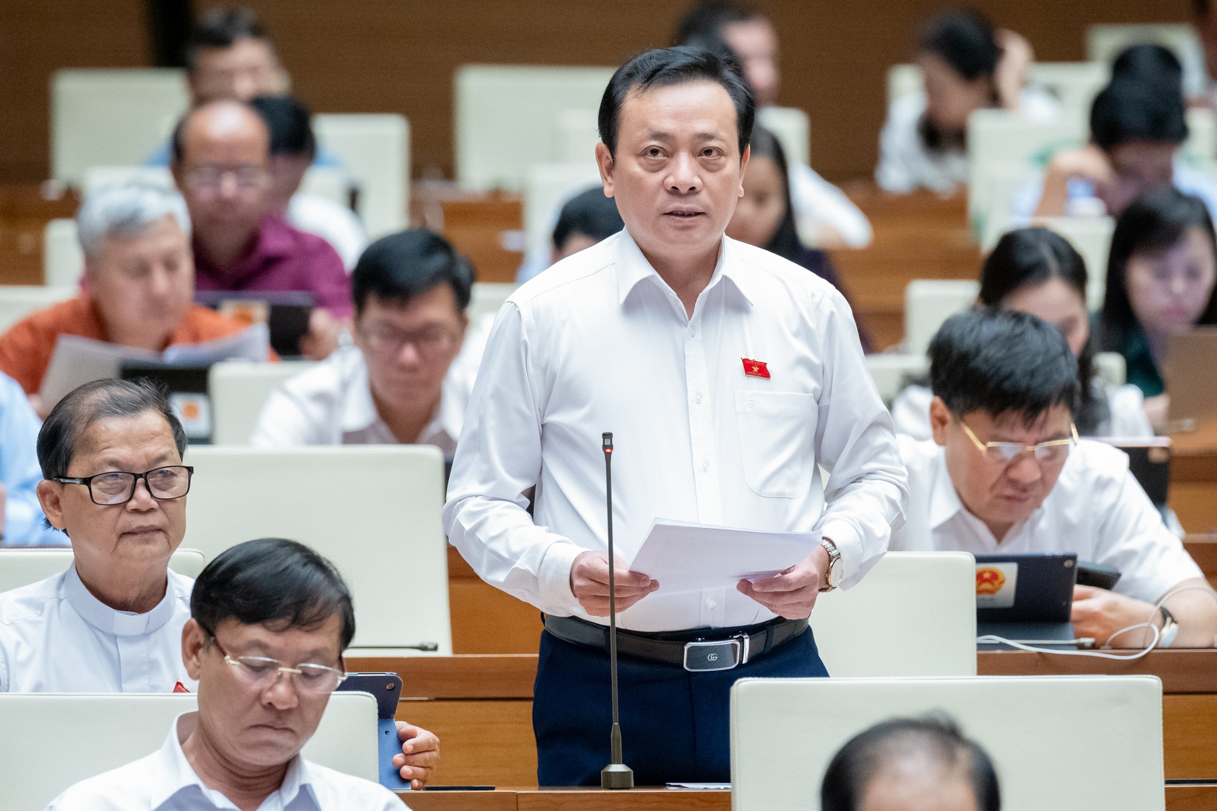 Đại biểu L&ecirc; Văn Khảm, đo&agrave;n B&igrave;nh Dương. Ảnh: Quochoi.