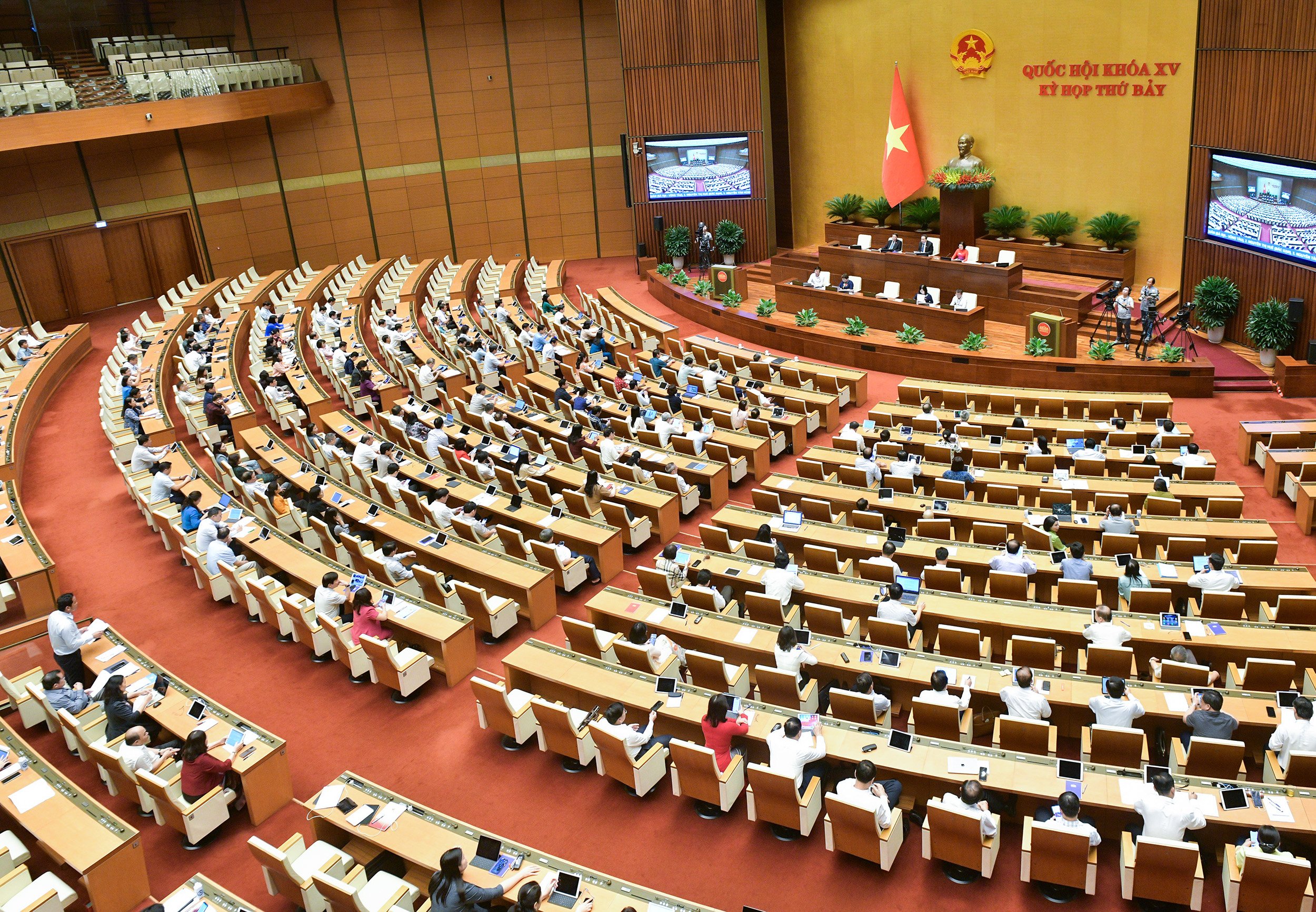 Toàn cảnh phiên họp. Ảnh: Quochoi.