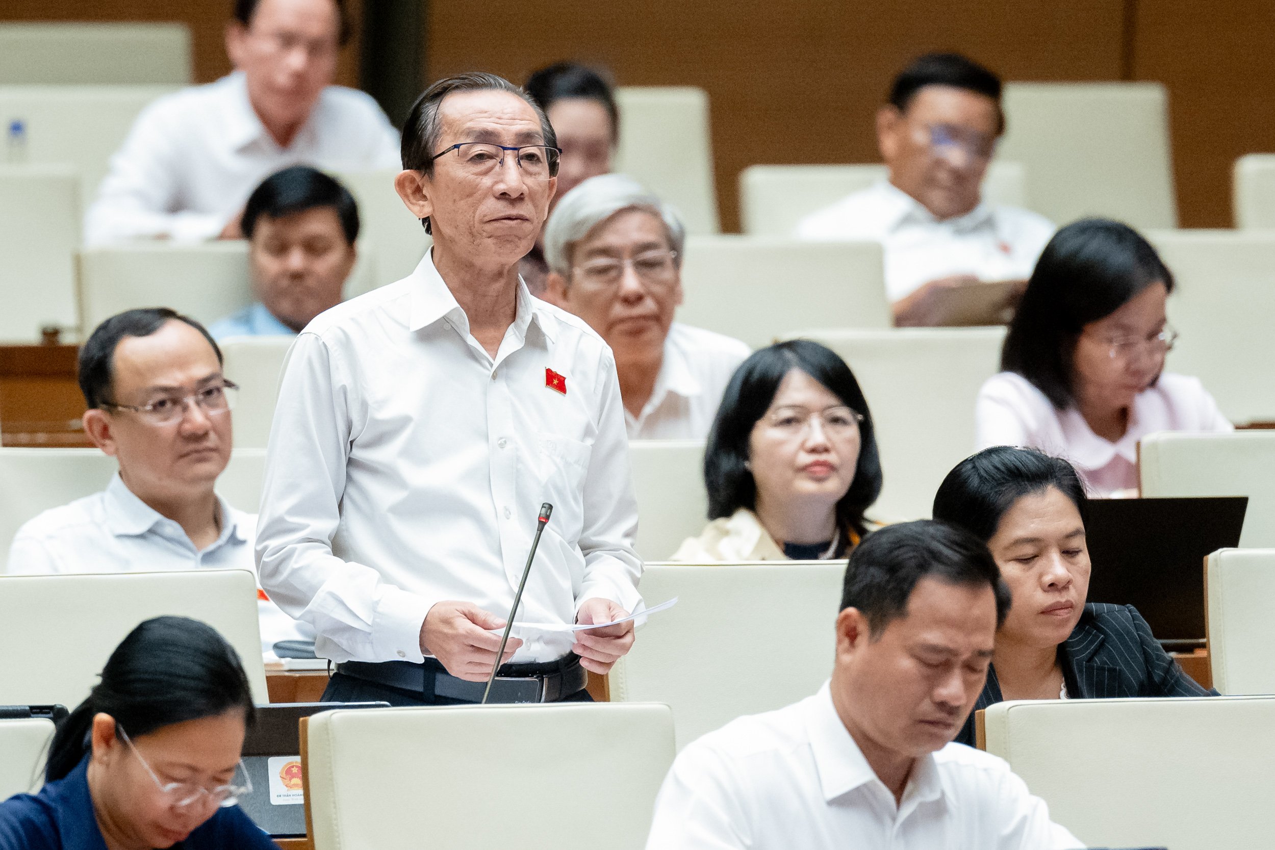 Đại Trần Ho&agrave;ng Ng&acirc;n, đo&agrave;n TP. HCM. Ảnh: Quochoi.