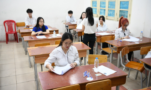 [Phóng sự ảnh]: Kỳ thi tốt nghiệp THPT năm 2024 bắt đầu với môn thi đầu tiên