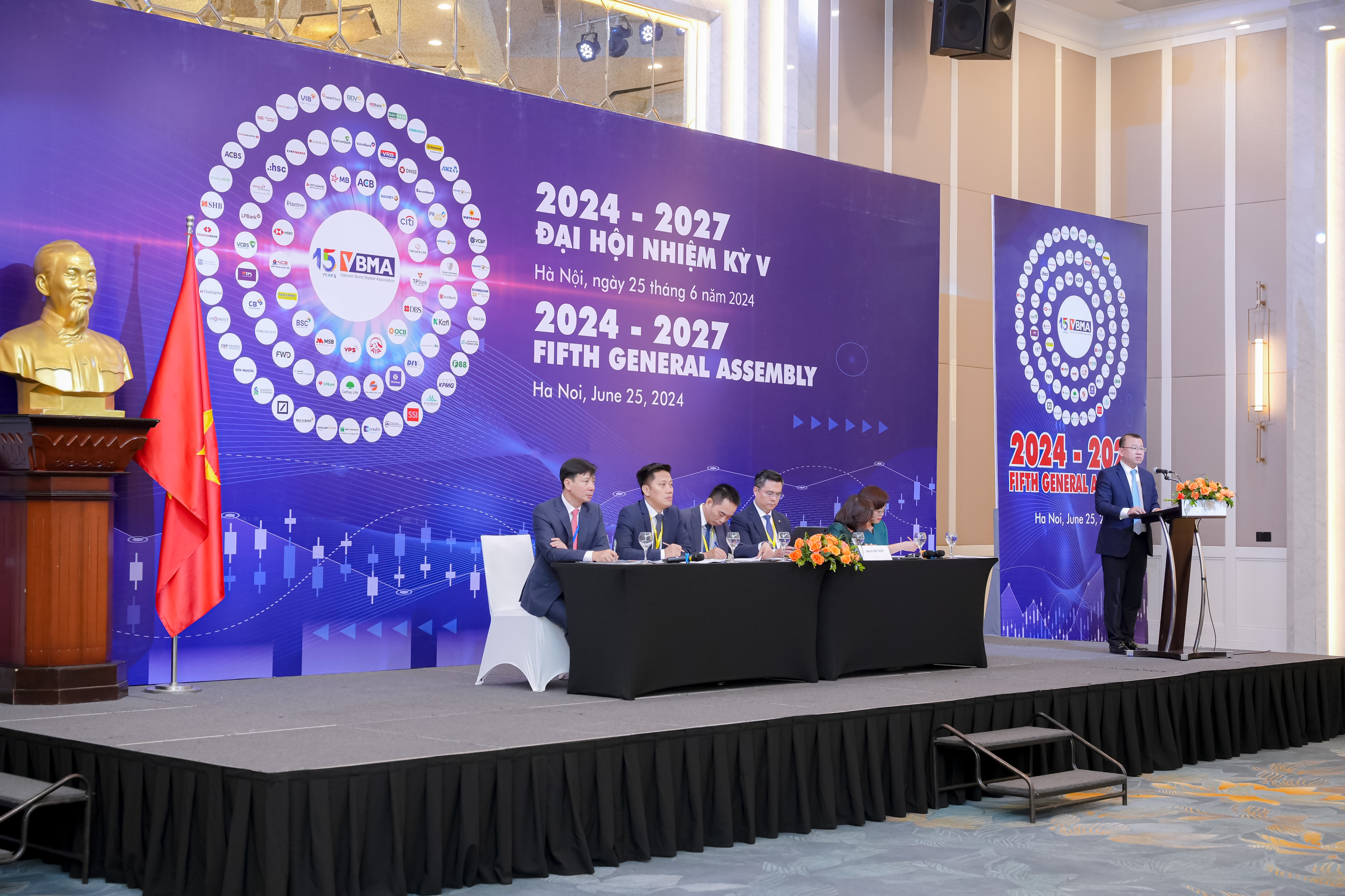 Ông Nguyễn Hoàng Dương, Phó Vụ trưởng Vụ Tài chính các ngân hàng và tổ chức tài chính, Bộ Tài chính phát biểu tại đại hội.
