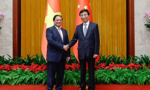 Thủ tướng Phạm Minh Chính hội kiến Chủ tịch Chính hiệp Trung Quốc Vương Hộ Ninh