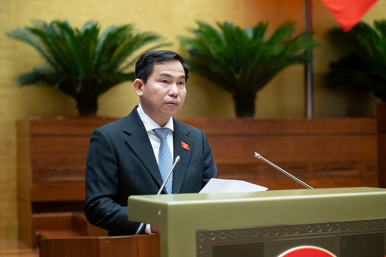 Chủ nhiệm Ủy ban Tài chính, Ngân sách của Quốc hội, báo cáo thẩm tra về việc sử dụng dự phòng chung Kế hoạch đầu tư công trung hạn vốn ngân sách trung ương giai đoạn 2021-2025 