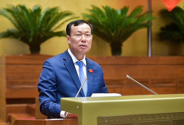 Chủ nhiệm Ủy ban Quốc phòng và An ninh của Quốc hội Lê Tấn Tới  báo cáo giải trình, tiếp thu, chỉnh lý dự thảo Luật Trật tự, an toàn giao thông đường bộ.