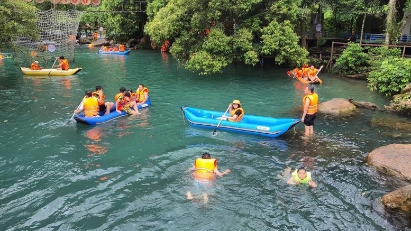 Quang Binh welcomes 2.4 million tourists in 1H