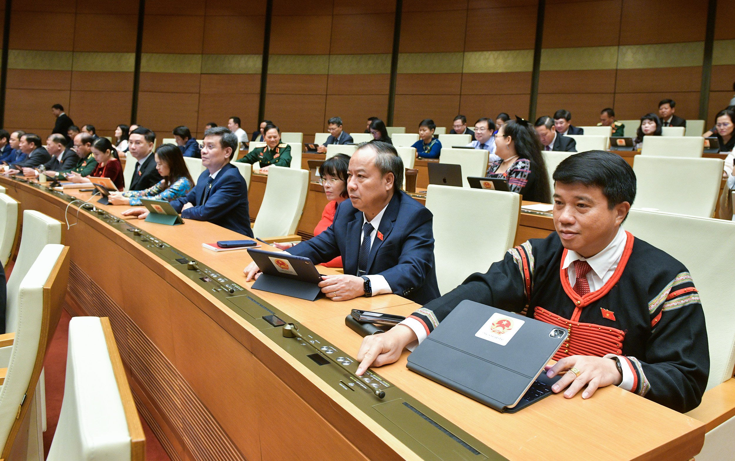 467/469 đại biểu Quốc hội tham gia biểu quyết tán thành, chiếm 96,09%.