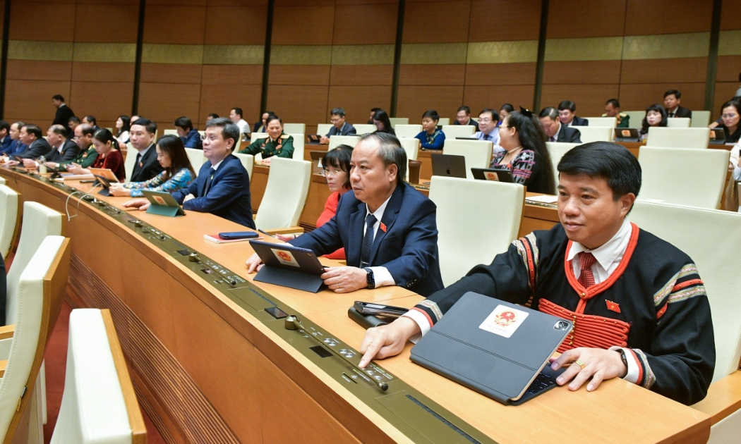 467/469 đại biểu Quốc hội tham gia biểu quyết tán thành, chiếm 96,09%.