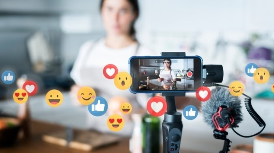 Live stream dự kiến sẽ chiếm 20% doanh số thương mại điện tử trong vòng hai năm tới - Ảnh minh họa