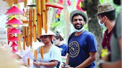 1H retail sales of goods and services reach $121.7 bln