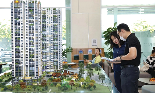 Người mua nhà “đỏ mắt” chờ giá giảm