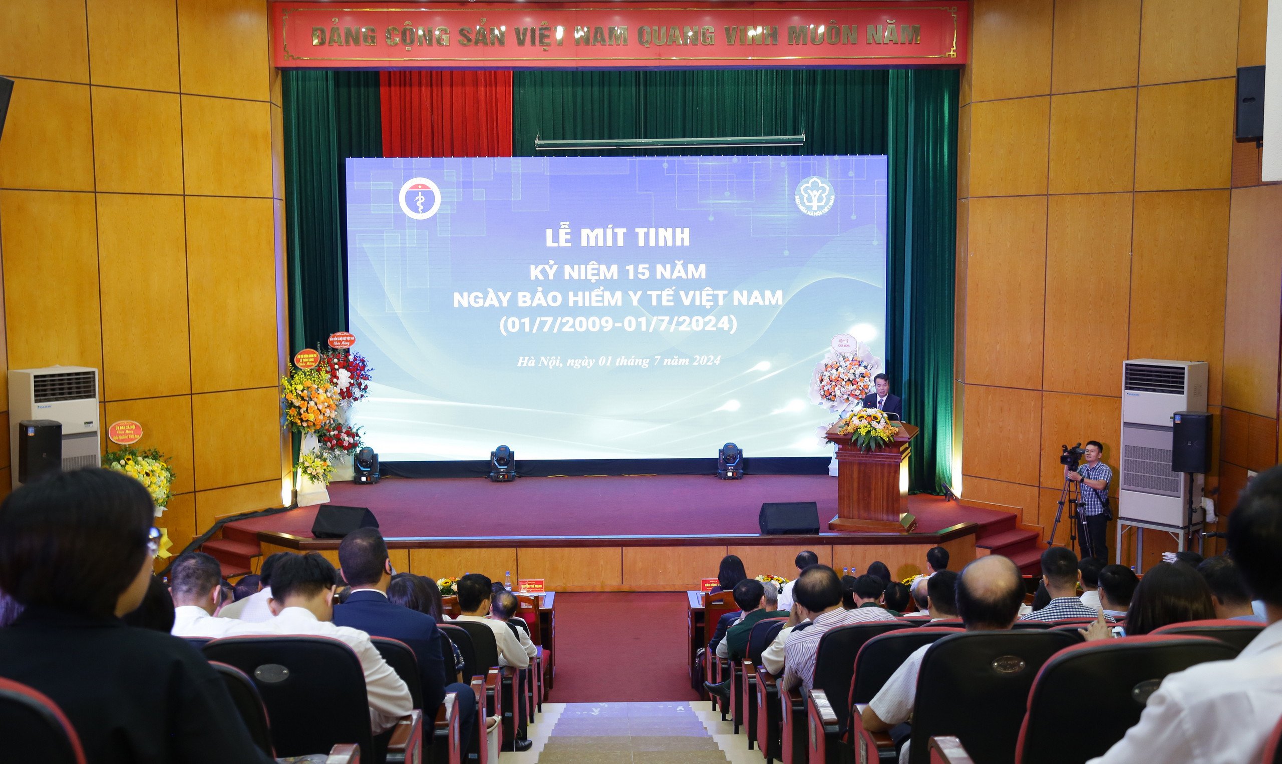 Toàn cảnh lễ mít tinh.