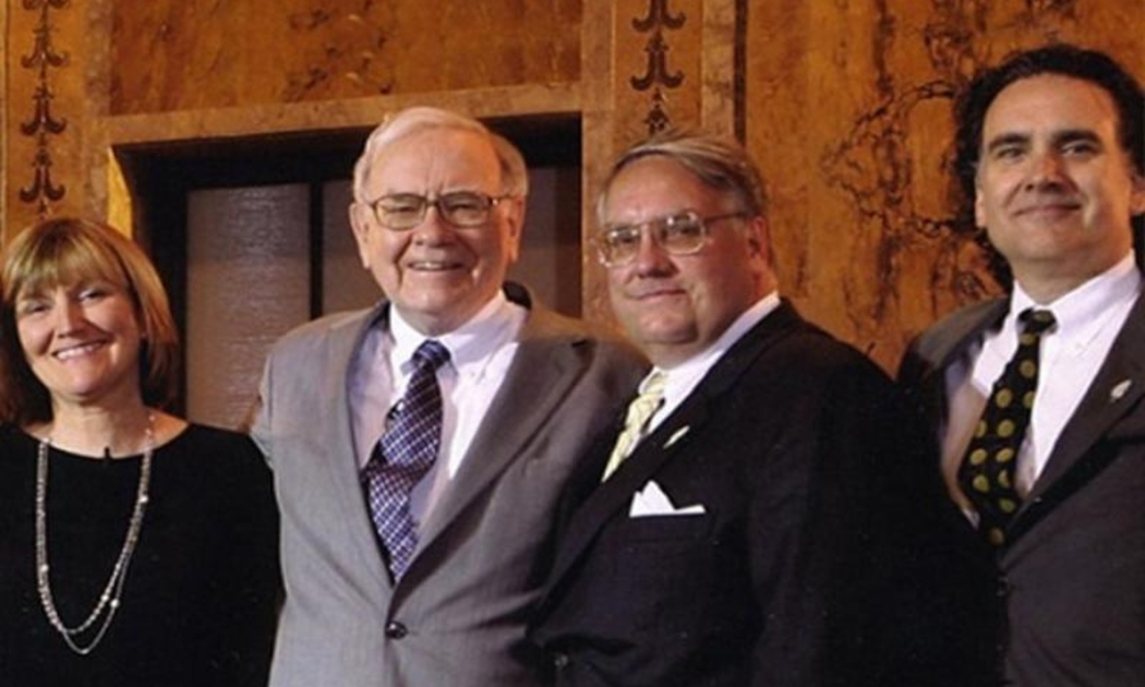 Ông Buffett và 3 người con - Ảnh: Getty Images