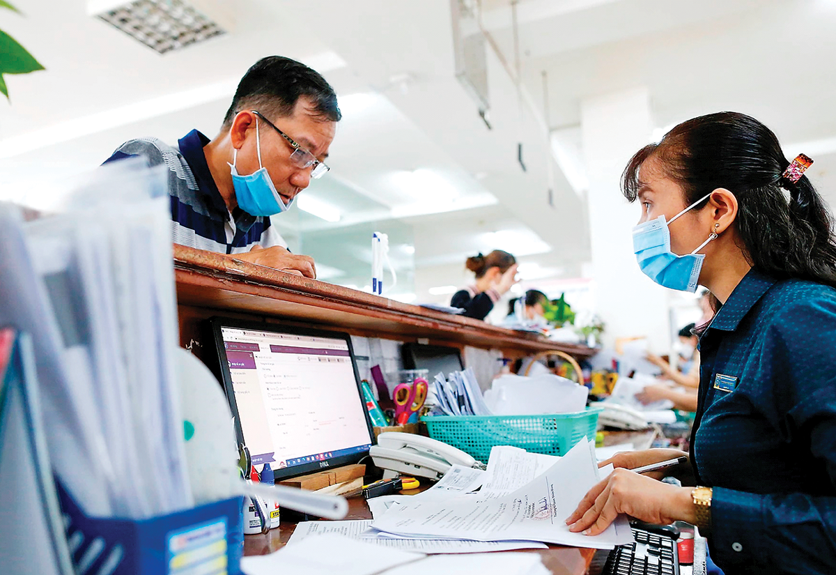 Ch&iacute;nh phủ đề xuất tiếp tục thực hiện c&aacute;c loại phụ cấp hiện h&agrave;nh.