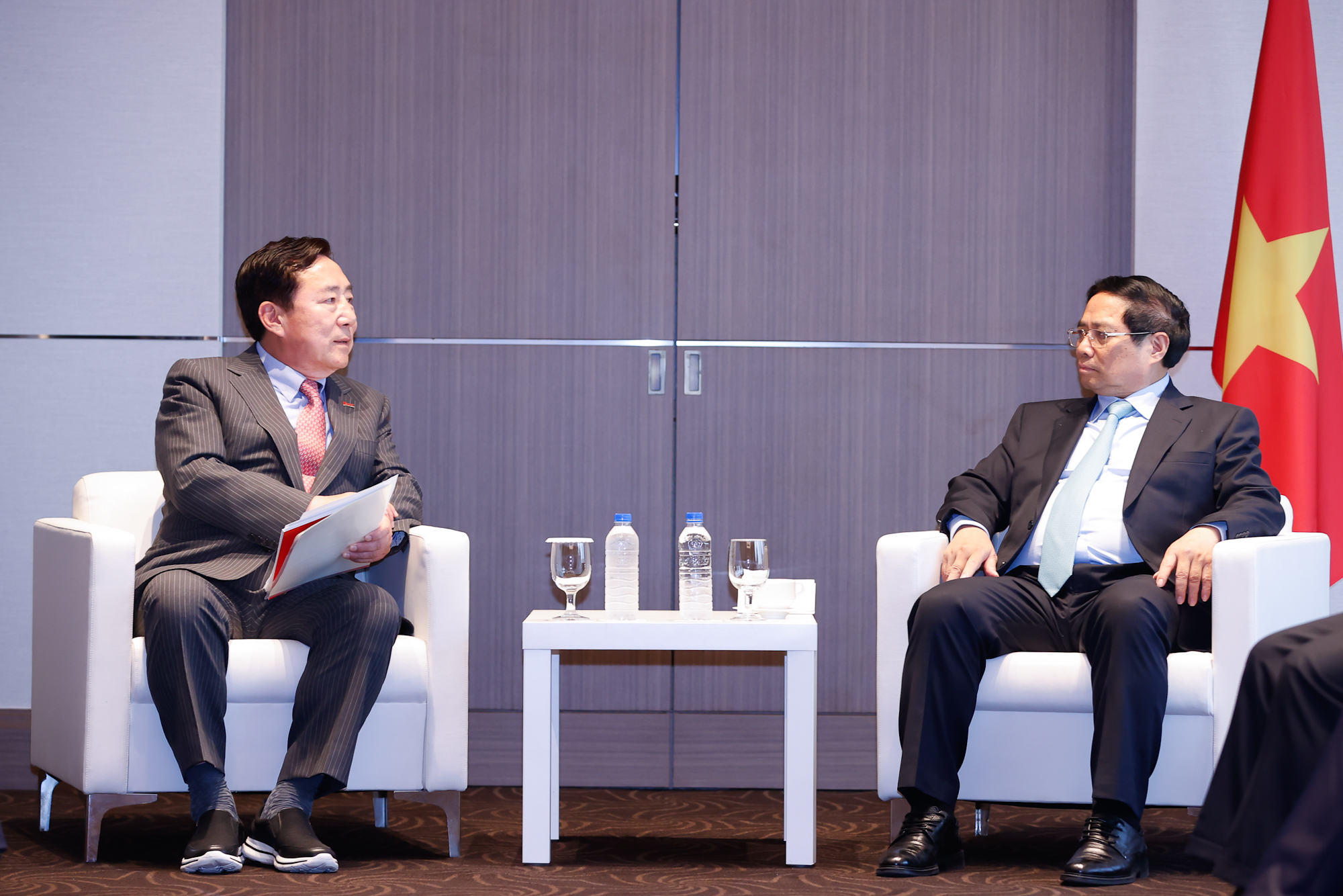 Thủ tướng Phạm Minh Ch&iacute;nh tiếp &ocirc;ng Kim Ki Moon, Chủ tịch KBIZ - Ảnh: VGP