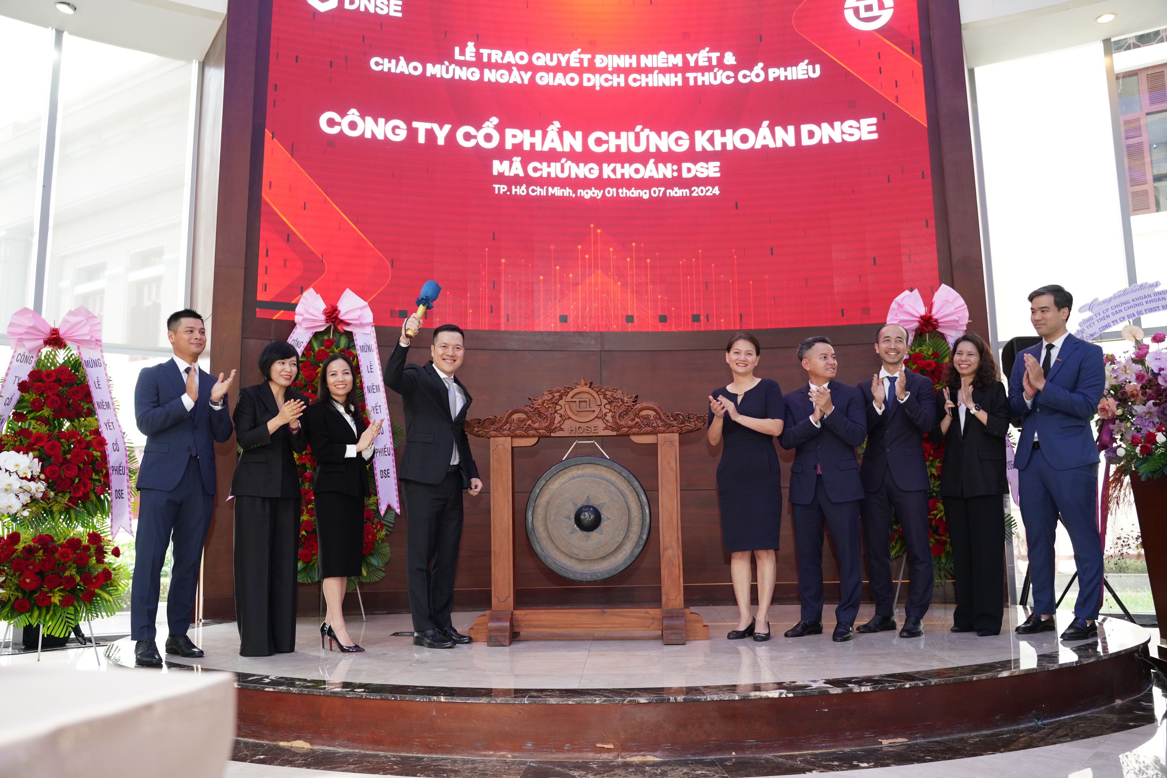 Mã cổ phiếu DSE của Chứng khoán DNSE vừa được niêm yết trên sàn HoSE vào 1/7.