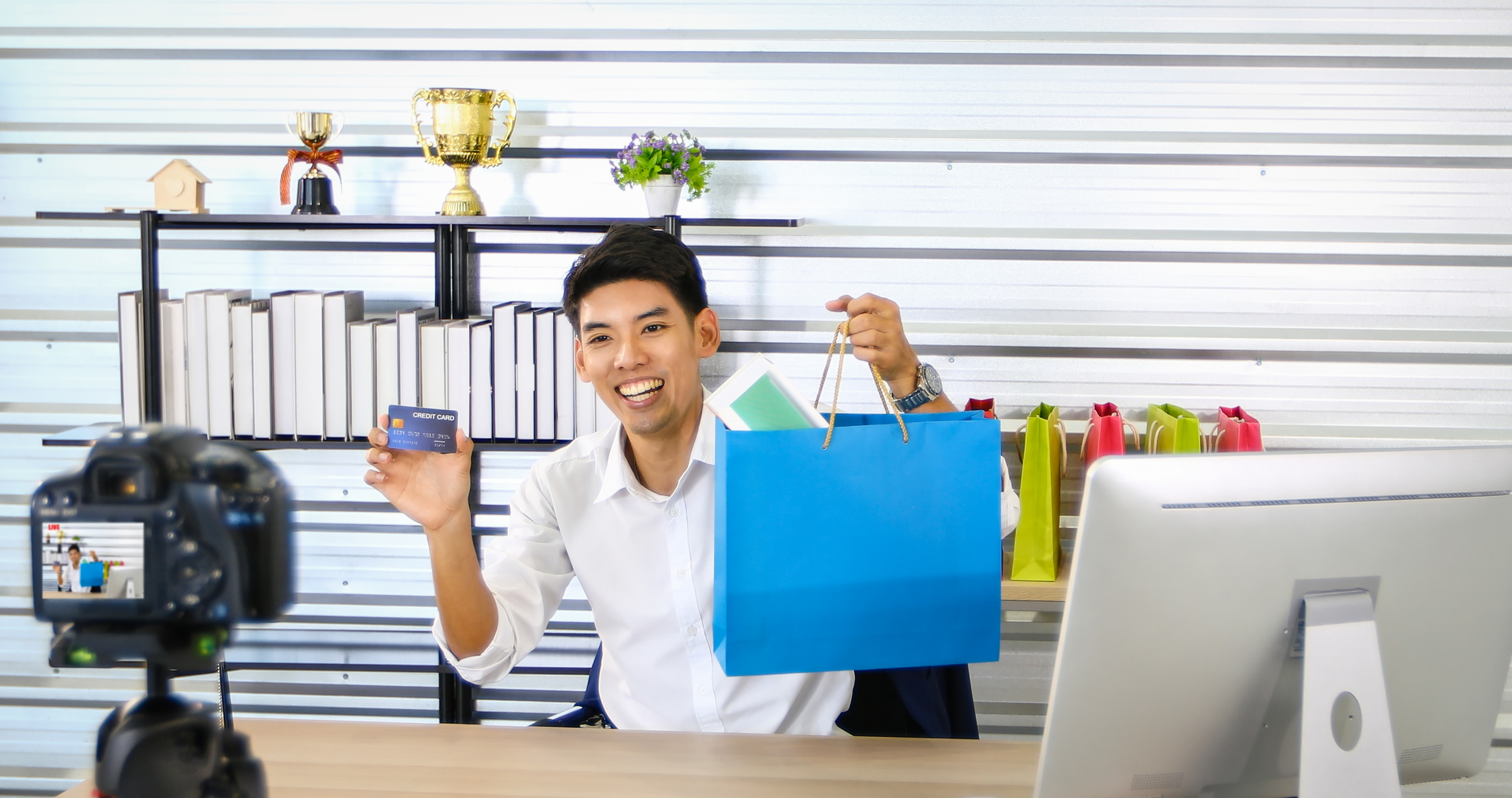 Quản l&yacute; b&aacute;n h&agrave;ng online, live stream tr&ecirc;n thương mại điện tử l&agrave; chuyện kh&ocirc;ng dễ d&agrave;ng.