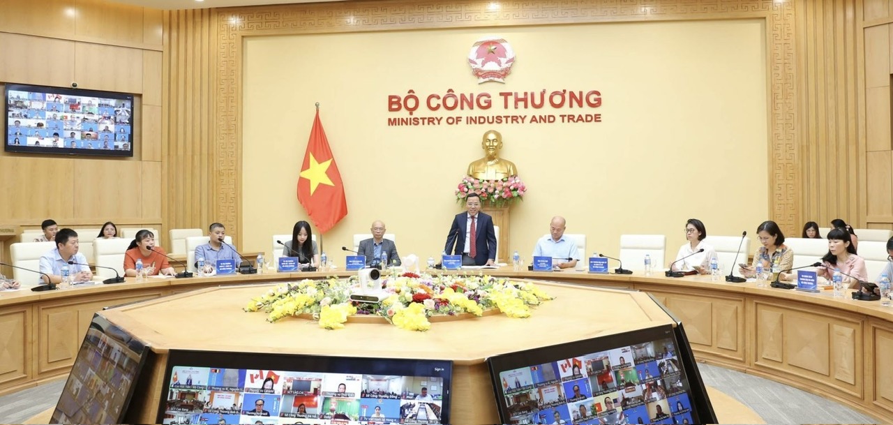 &Ocirc;ng Nguyễn Ho&agrave;ng Long, Thứ trưởng Bộ C&ocirc;ng Thương, chủ tr&igrave; hội nghị giao ban x&uacute;c tiến thương mại th&aacute;ng 6/2024.