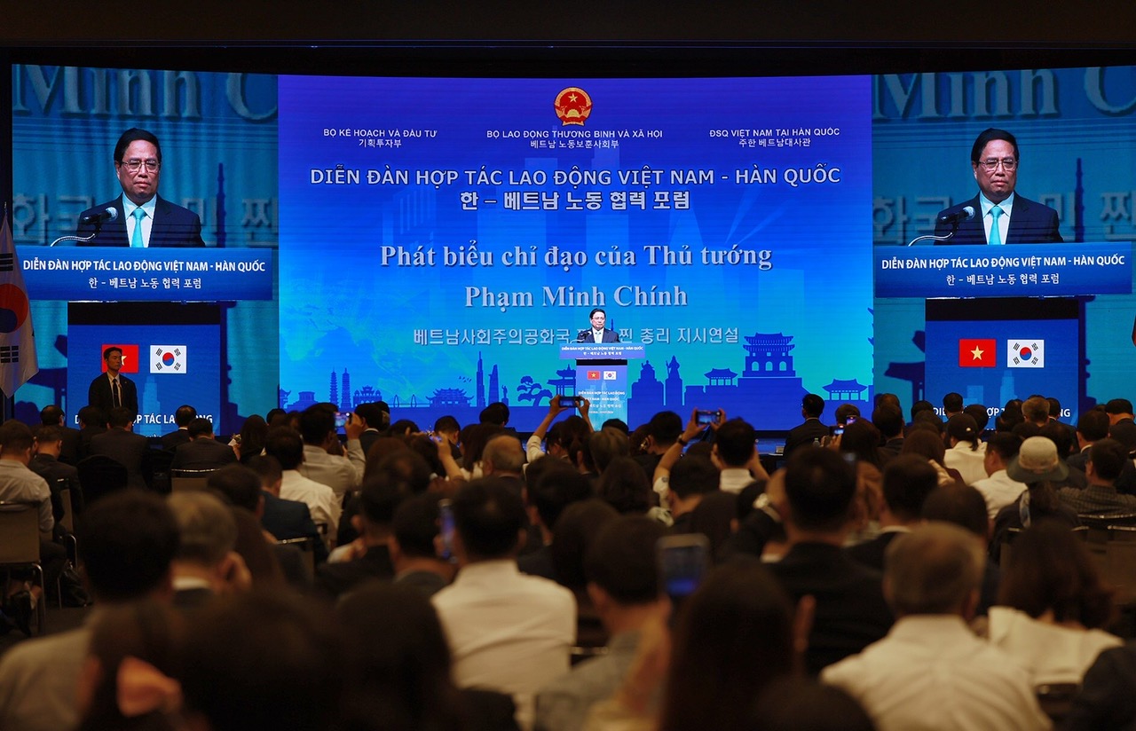 Thủ tướng phát biểu chỉ đạo tại Diễn đàn. Ảnh: MOLISA.