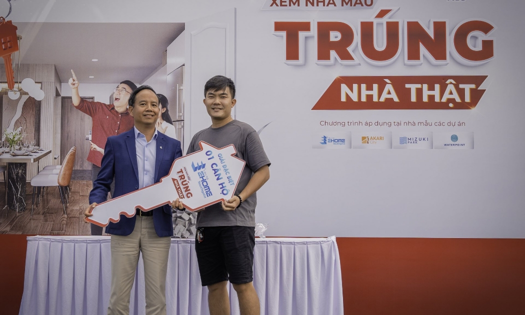 Anh Trần Đình Duy là khách hàng đã trúng giải đặc biệt - căn hộ EHome Souhtgate.