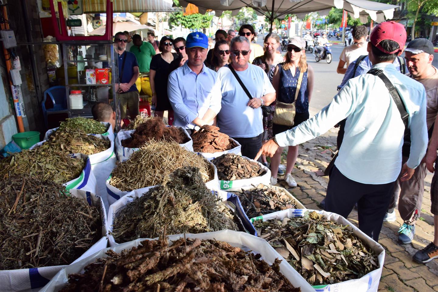 Tỷ trọng chi ti&ecirc;u của thẻ quốc tế ph&aacute;t h&agrave;nh tại nước ngo&agrave;i cho dịch vụ ăn uống khoảng 40%.