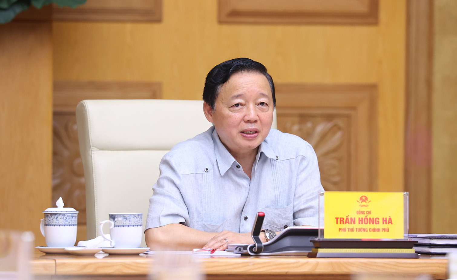 Ph&oacute; Thủ tướng Trần Hồng H&agrave; y&ecirc;u cầu dự thảo nghị định nh&agrave; chung cư phải thể hiện được tr&aacute;ch nhiệm của Nh&agrave; nước trong cải tạo, x&acirc;y dựng lại nh&agrave; chung cư - Ảnh: MK.&nbsp;