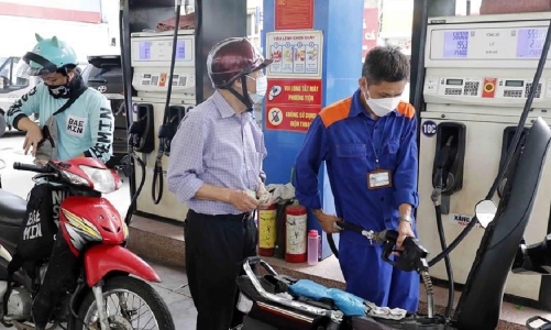 Giá xăng dầu tiếp tục tăng mạnh