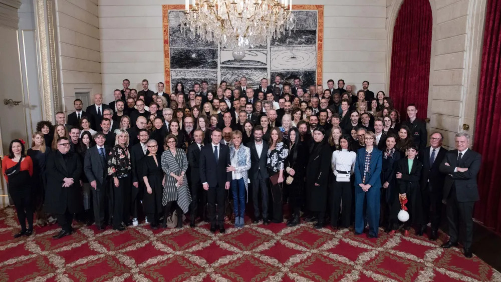 Tổng thống Macron từ lâu đã thể hiện sự ủng hộ dành cho ngành thời trang.