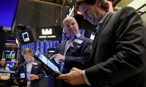 Chứng khoán Mỹ lập kỷ lục sau báo cáo việc làm, giá dầu tăng liền 3 tuần