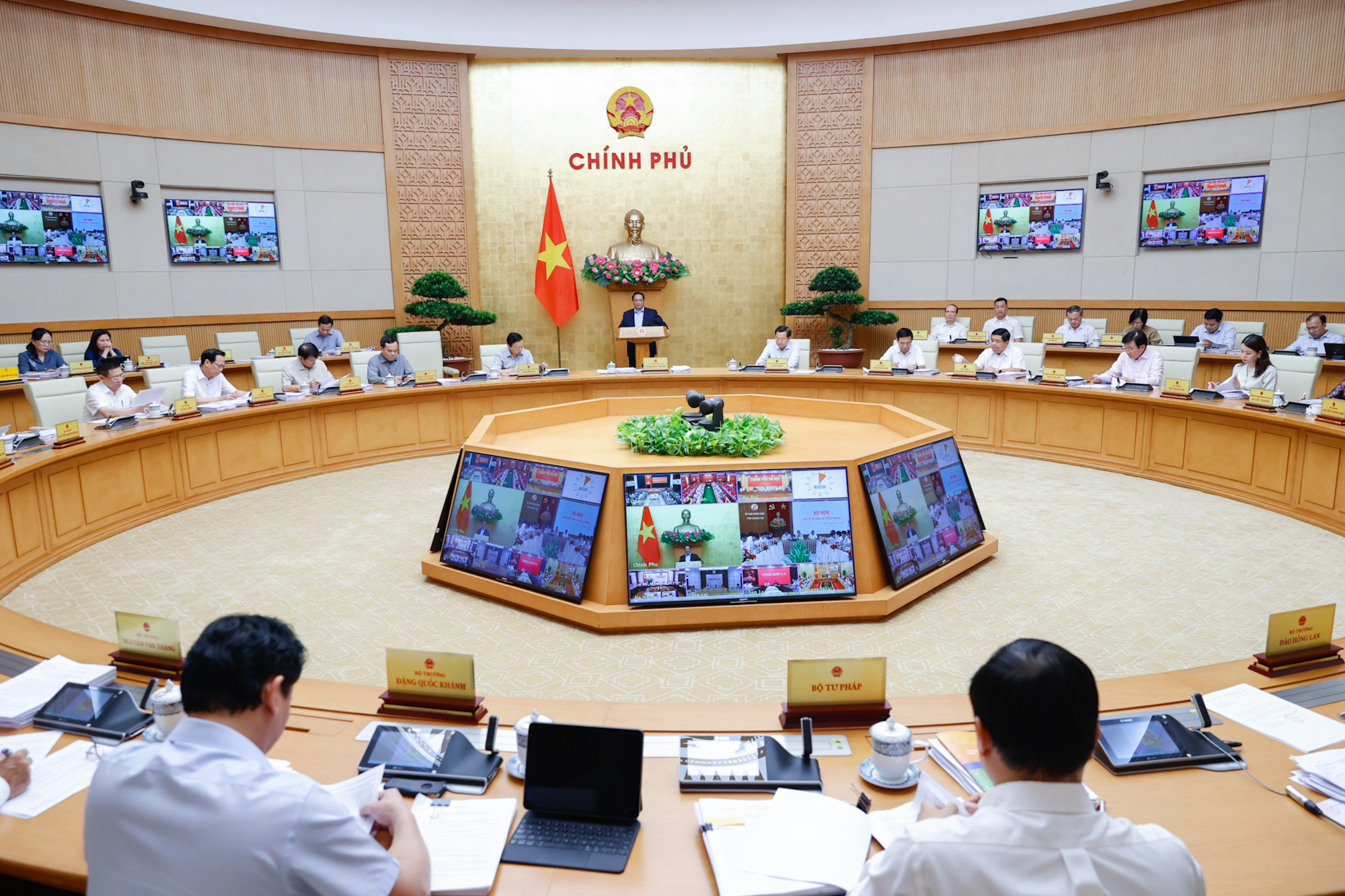 Quang cảnh phiên họp - Ảnh: VGP