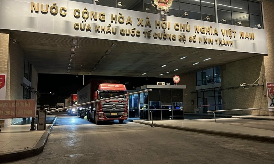 Hàng hóa xuất sang cửa khẩu Lào Cai đang tăng trưởng 