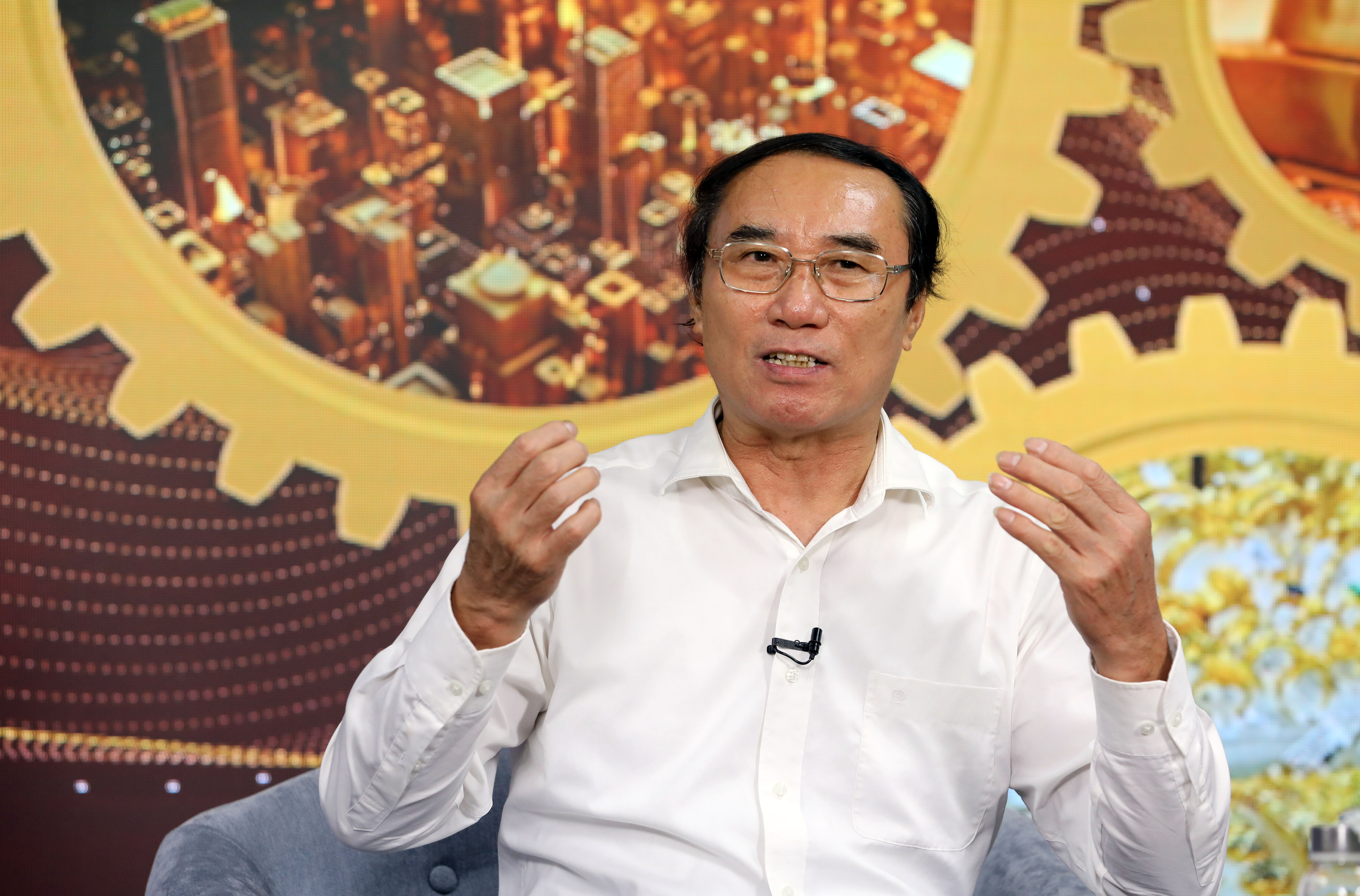 Ông Nguyễn Văn Phụng, Ủy viên Ban Chấp hành Trung ương Hiệp hội Kế toán và Kiểm toán Việt Nam (VAA) phát biểu tại tọa đàm 