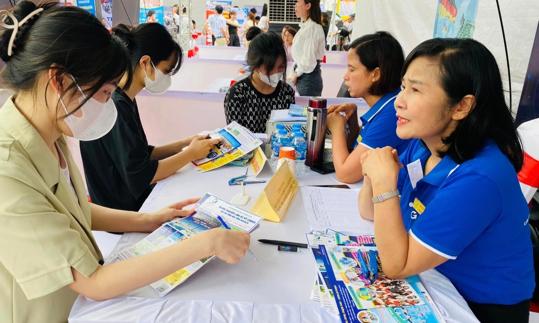 Doanh nghiệp tuyển dụng lao động. Ảnh: N.Dương.