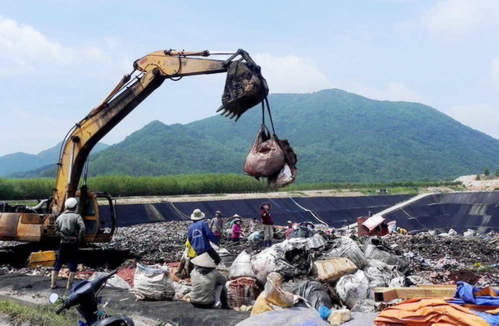 Đến năm 2030, định hướng hình thành tối thiểu 2 khu xử lý chất thải tập trung cấp quốc gia; tối thiểu 7 khu xử lý chất thải tập trung cấp vùng tại các vùng kinh tế xã hội trong kỳ quy hoạch.