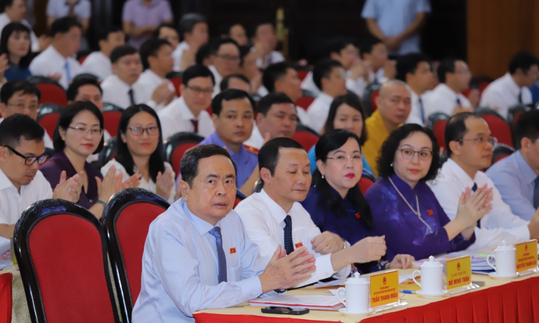 Chủ tịch Quốc hội Trần Thanh Mẫn và các đại biểu dự kỳ họp. 