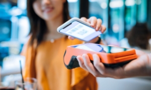 Có những quốc gia đã đạt tỷ lệ không dùng tiền mặt rất cao và đang  rất gần với thời đại không tiền mặt.