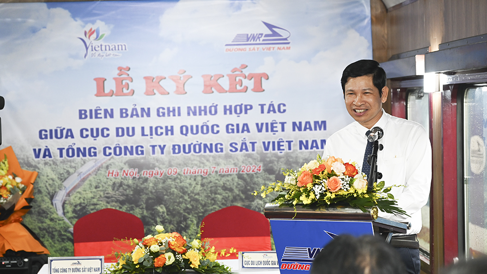 Thứ trưởng Bộ Văn hóa, Thể thao và Du lịch Hồ An Phong phát biểu tại lễ ký. 