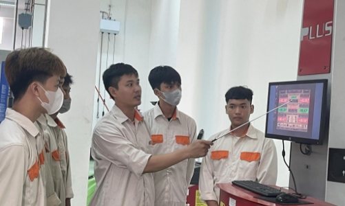 Đề nghị trả lương cho sinh viên tốt nghiệp dựa vào kỹ năng và năng lực hành nghề 