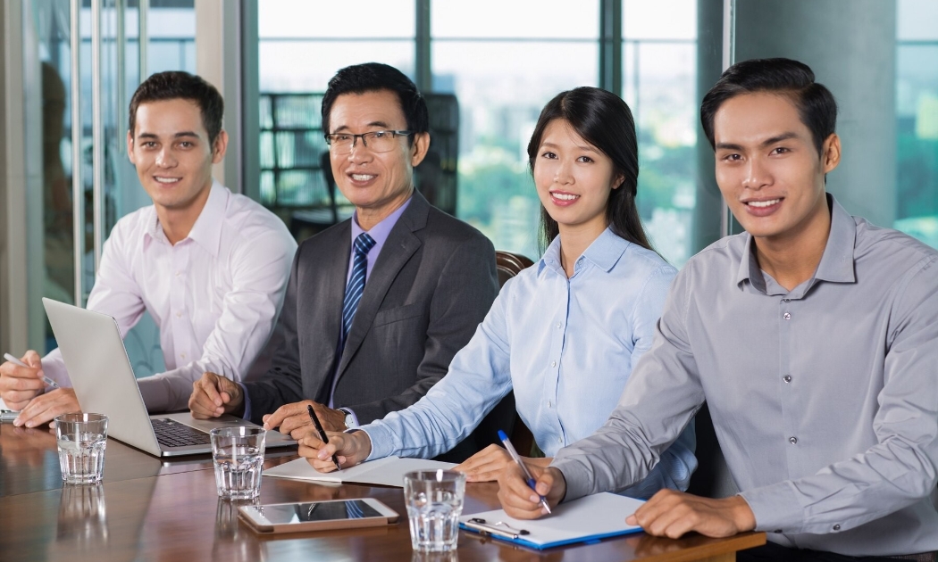 Nguồn lực con người là yếu tố quyết định ưu thế cạnh tranh của doanh nghiệp.