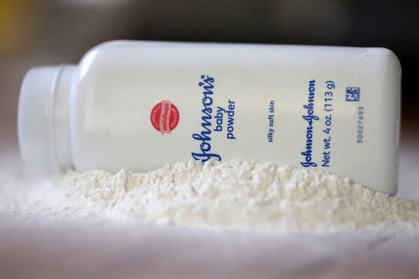 Những năm gần đây, Johnson & Johnson đã phải đối mặt với hàng nghìn vụ kiện liên quan đến sản phẩm phấn rôm trẻ em.