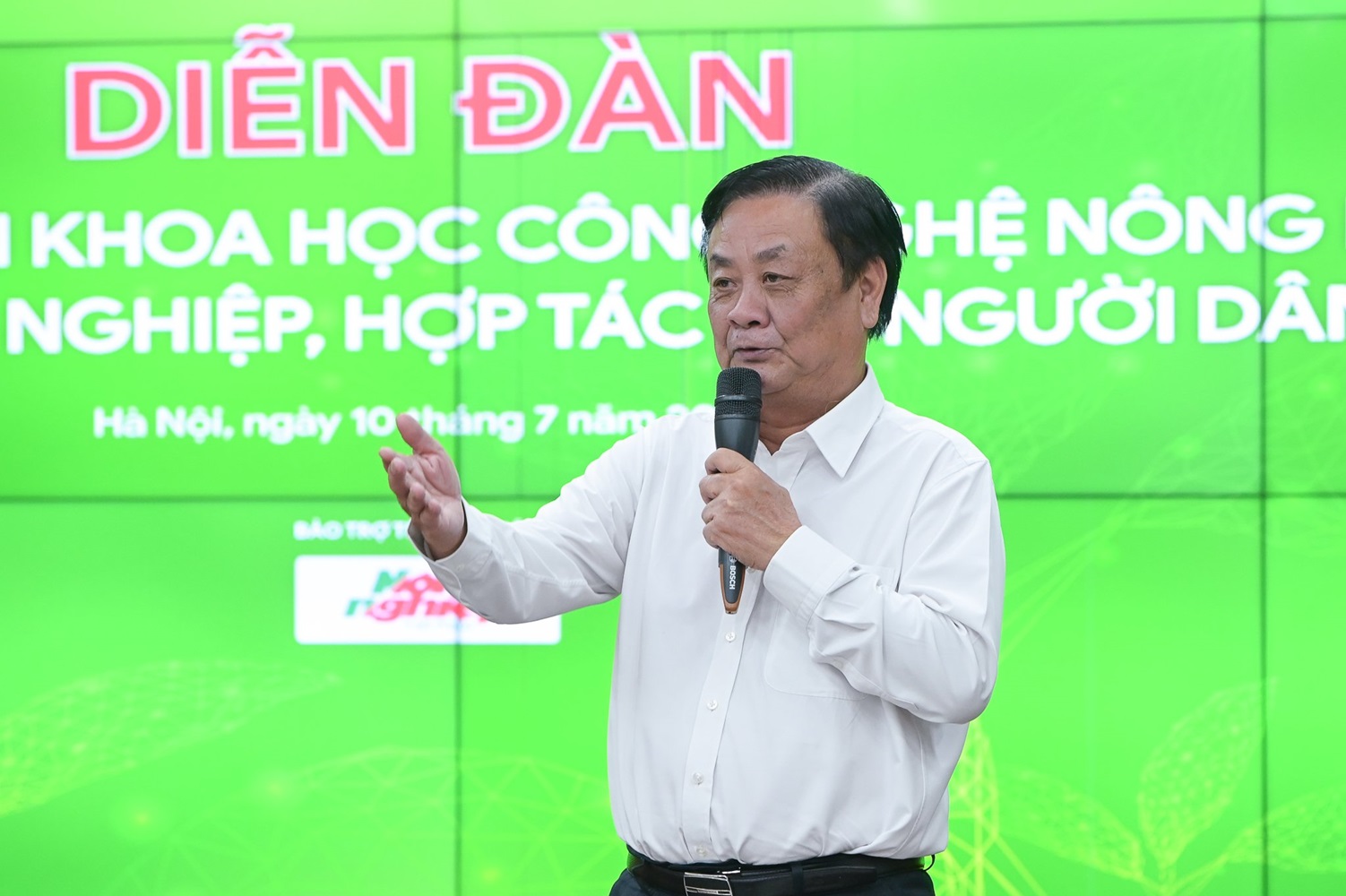 Bộ trưởng Lê Minh Hoan phát biểu tại lễ ký giữa các Viện nghiên cứu và các doanh nghiệp.