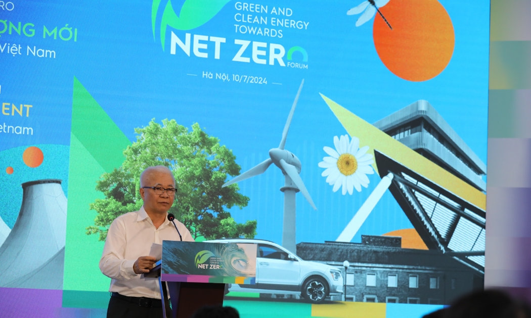 TS Chử Văn Lâm, Tạp chí Kinh tế Việt Nam -VnEconomy phát biểu khai mạc diễn đàn.