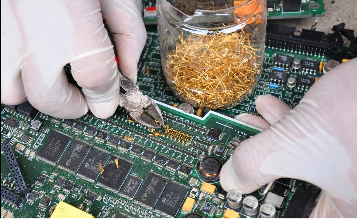 Ước t&iacute;nh, mỗi năm thế giới xả khoảng 20 - 50 triệu tấn chất thải điện tử, tương đương hơn 5% tổng số chất thải rắn đ&ocirc; thị.