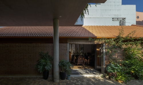 Những ngôi nhà “tỉnh lẻ” hòa hợp với khí hậu địa phương