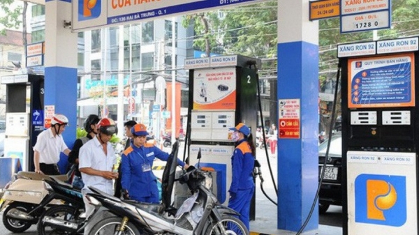 Giá xăng dầu tiếp tục giảm