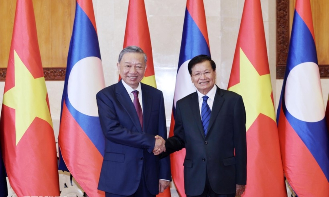 Chủ tịch nước Tô Lâm và Tổng Bí thư, Chủ tịch nước Lào Thongloun Sisoulith chụp ảnh trước hội đàm - Ảnh: TTXVN