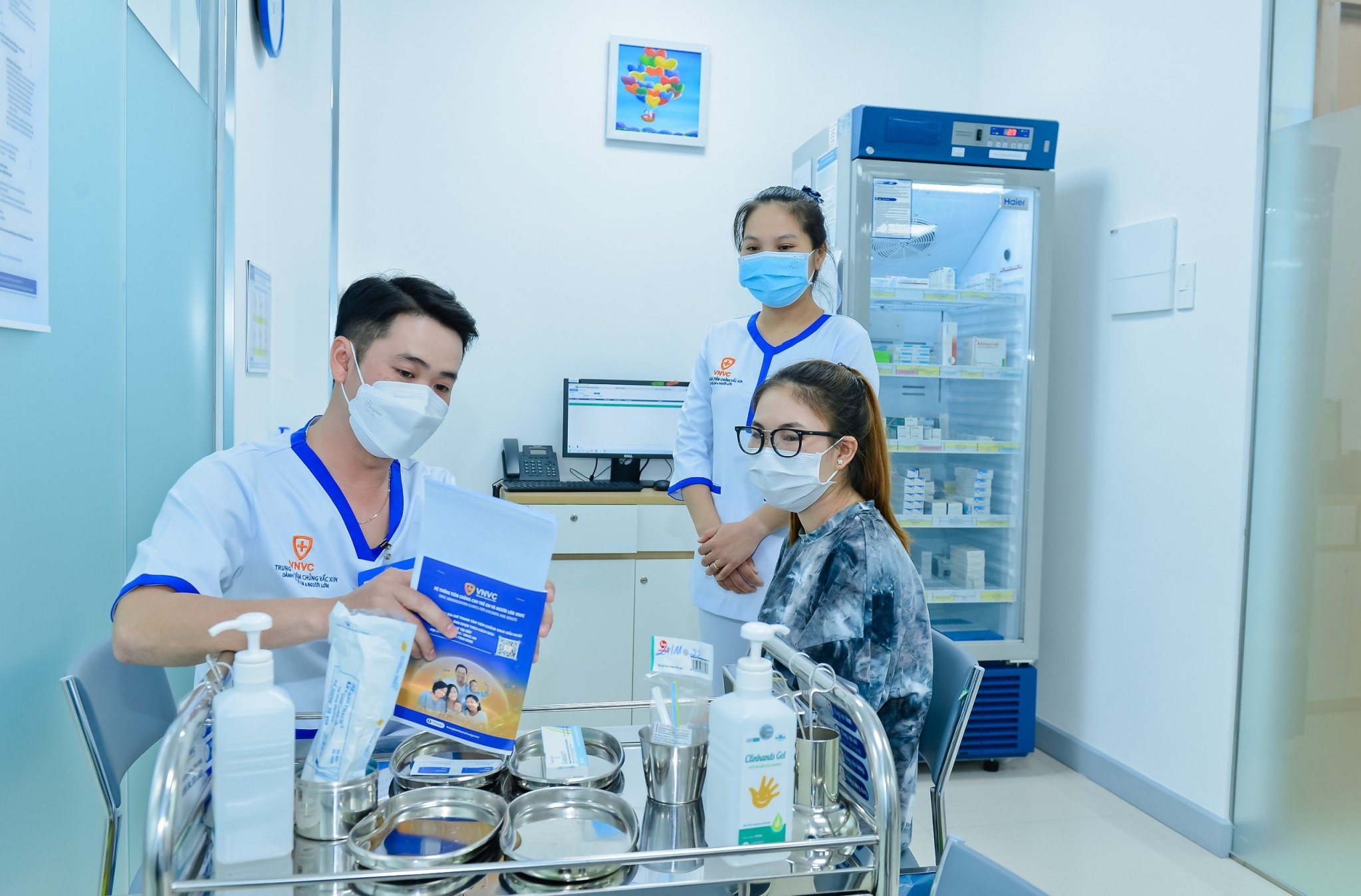 Vaccine phòng bạch hầu có thể tiêm cho tất cả người lớn và không có giới hạn độ tuổi miễn là đạt các yêu cầu về khám sàng lọc trước tiêm chủng.