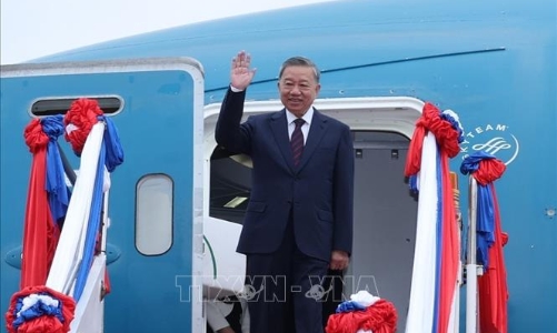 Chủ tịch nước Tô Lâm đến Vientine, bắt đầu thăm cấp Nhà nước tới Lào