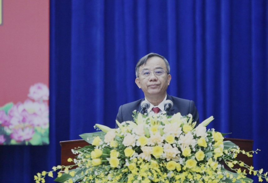 Ông Trần Xuân Vinh, Phó Chủ tịch HĐND tỉnh phát biểu khai mạc kỳ họp thứ 24 HĐND tỉnh Quảng Nam.