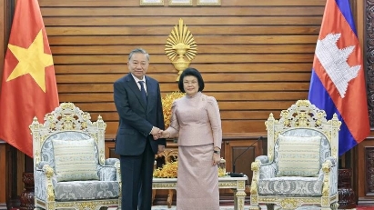 President To Lam meets Cambodian NA President